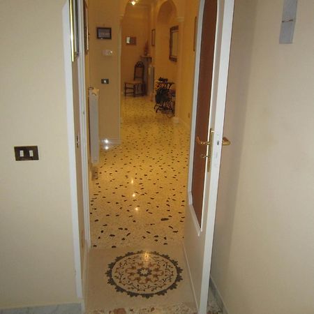 Апартаменты Casa Raffelina Минори Номер фото
